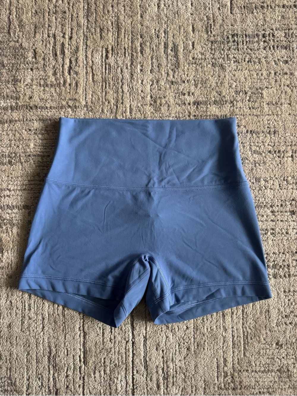Lululemon align no line high rise shorts 4’